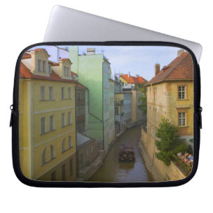 Historische Gebäude mit Kanal, Prag, Tschechien Laptopschutzhülle