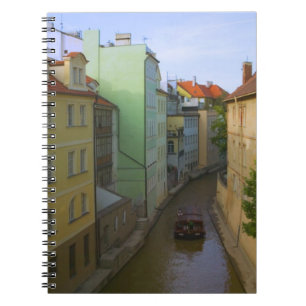 Historische Gebäude mit Kanal, Prag, Tschechien Notizblock