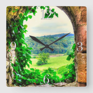Historische Stätten, Ruinen der Burg von Großbrita Quadratische Wanduhr