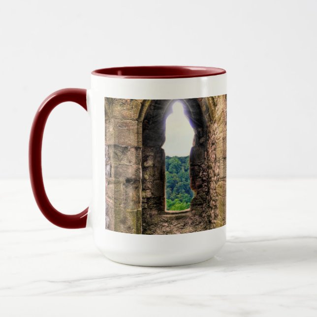 Historische Stätten, Ruinen der Burg von Großbrita Tasse (Links)