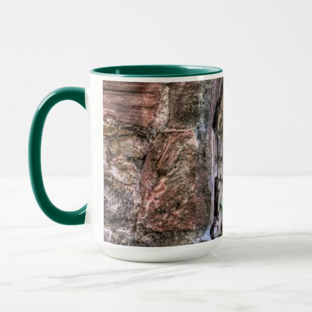 Historische Stätten, Ruinen der Burg von Großbrita Tasse (Links)