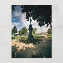 Historische Statue auf dem Platz im Süden des Stad Postkarte