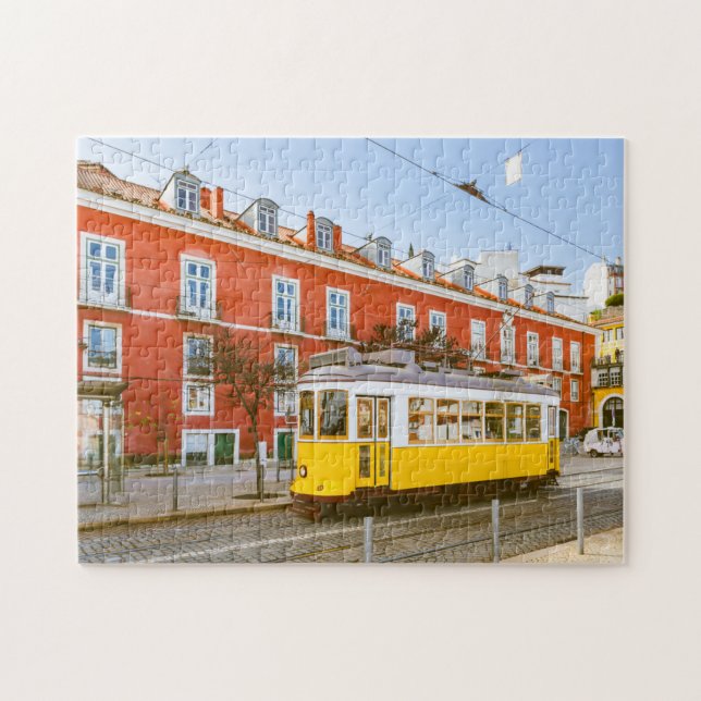 Historische Straßenbahn-Gebäude Lissabon Portugal  (Horizontal)
