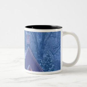 Historische Yosemite Valley Chapel bei starkem Zweifarbige Tasse