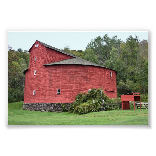 Historischer Roter Stall, Halcottsville, New York Fotodruck (Vorne)