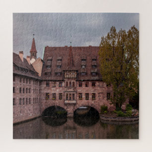 Historisches Gebäude bei Sonnenuntergang in Nürnbe