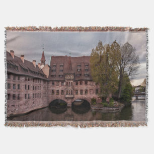 Historisches Gebäude bei Sonnenuntergang in Nürnbe Decke
