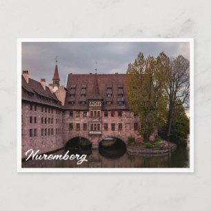 Historisches Gebäude bei Sonnenuntergang in Nürnbe Postkarte