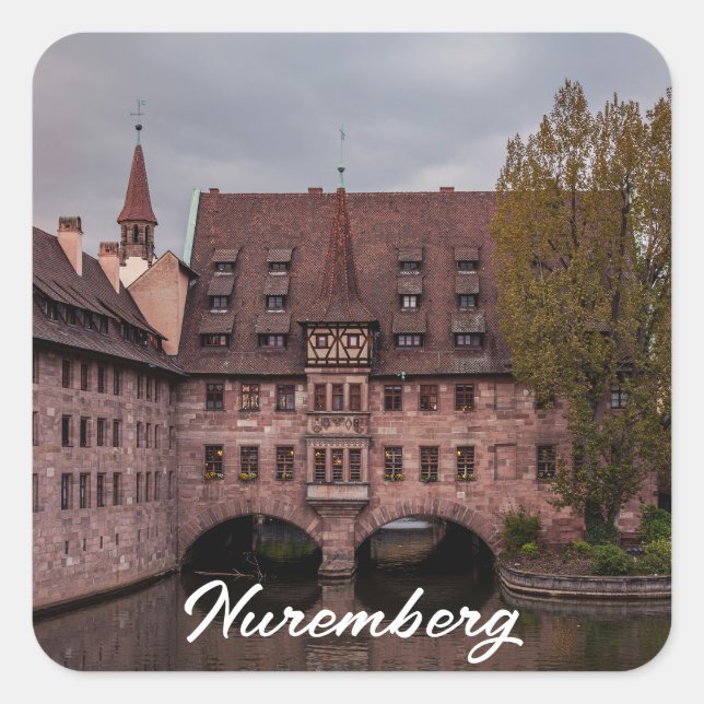 Historisches Gebäude bei Sonnenuntergang in Nürnbe Quadratischer Aufkleber (Vorderseite)