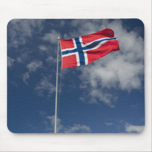Historisches Hafengebiet Bergen mit Flaggen Mousepad