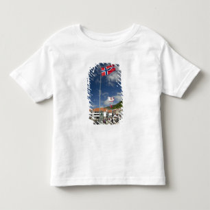 Historisches Hafengebiet von Bergen downtown mit F Kleinkind T-shirt