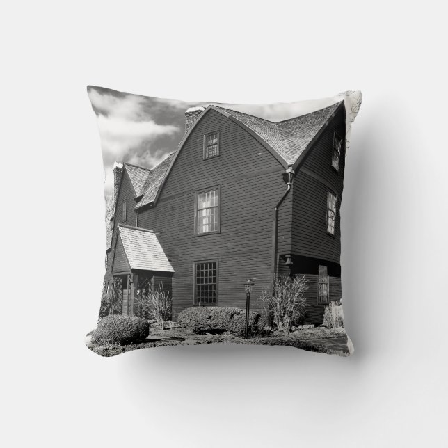 Historisches Salem - Haus von sieben Giebeln Kissen (Vorderseite)