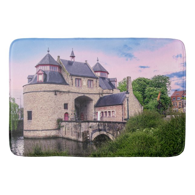 Historisches Stadttor in Brügge Badematte (Vorderseite)