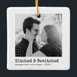 Hitched & Bewitched - Wedding Foto Minimal Keramikornament<br><div class="desc">Ein schick quadratisches Keramik-Ornament mit einem modernen Instant-Film-Look: Ihr Foto sitzt über einer Bar mit "Hitched & Bewitched", mit Platz für Namen und Jahr darunter. Die Schwarz-Weiß-Palette und der Text im Schreibstil schaffen ein zeitloses Ambiente, das Verlobung- oder Hochzeitsportraits schmeichelt. Aktualisieren Sie die Namen/das Jahr und lassen Sie Ihren Lieblingsfoto...</div>