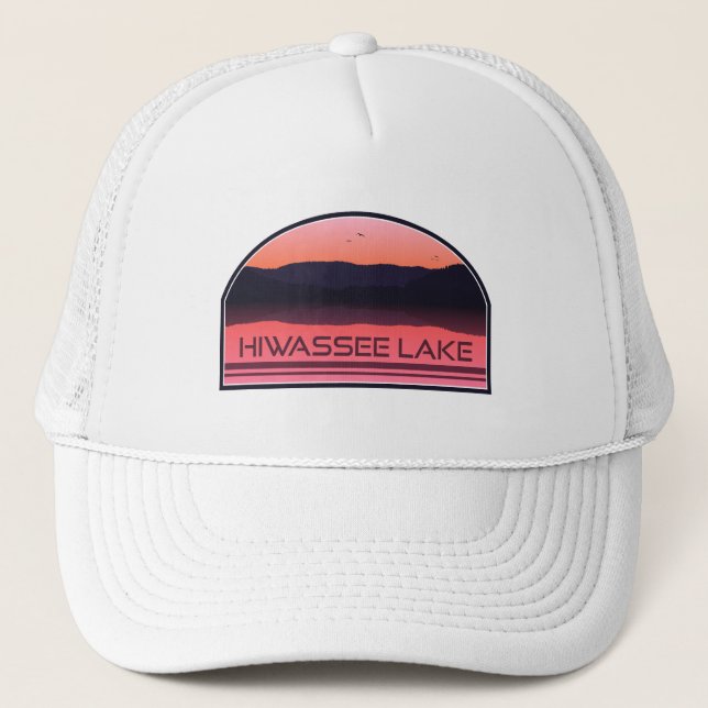 Hiwassee Lake North Carolina Red Sunrise Truckerkappe (Vorderseite)