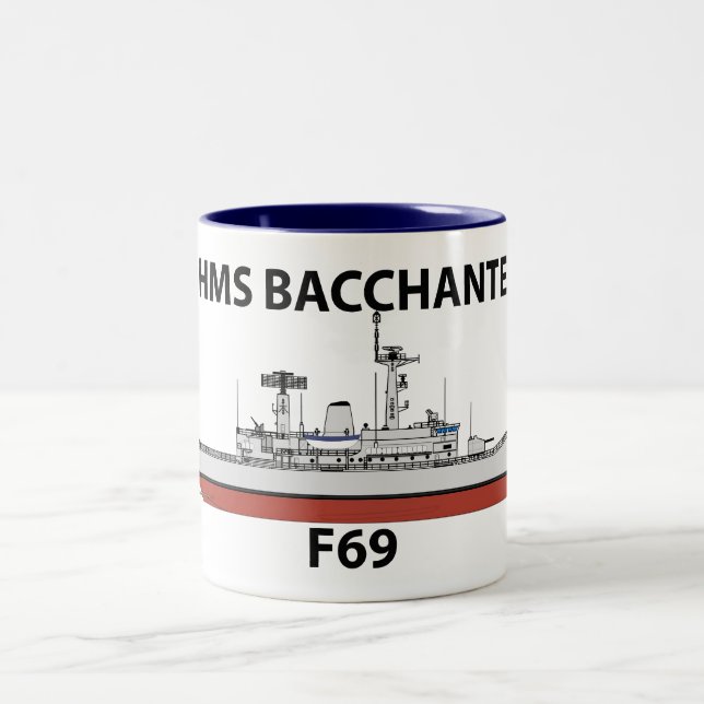HMS Bacchante, orig config Zweifarbige Tasse (Mittel)