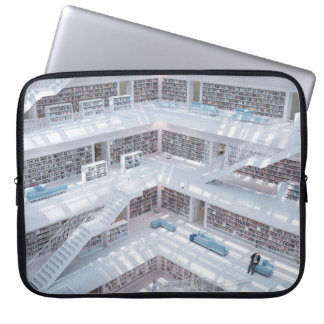 HOCHAUFNAHME-FOTOGRAFIE EINER BIBLIOTHEK LAPTOPSCHUTZHÜLLE