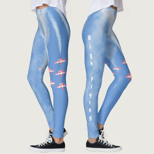 Hochfliegende akrobatische Flugzeuge auf Blau Leggings