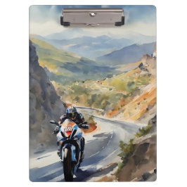 Hochgeschwindigkeits-Abenteuer in lebendiger Bergw Klemmbrett