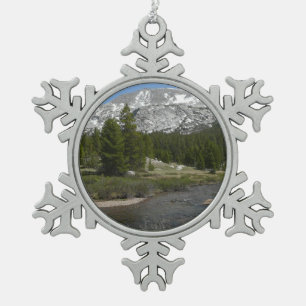 Hochland-Hochgebirge II bei Yosemite Schneeflocken Zinn-Ornament