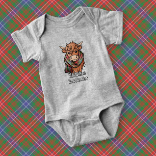 Hochland Kuh mit Wilson Modern Tartan Scarf Baby Strampler