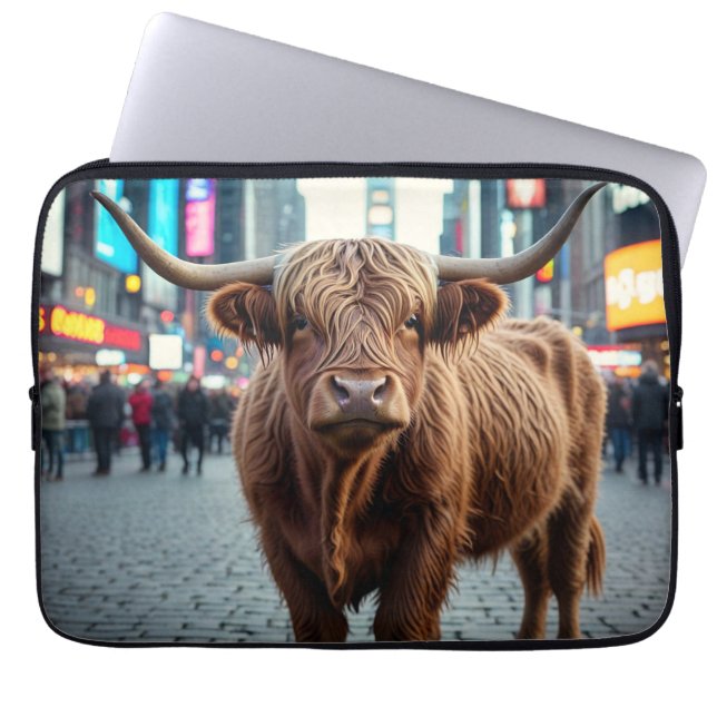 Hochlandkuh am Times Square Laptopschutzhülle (Vorderseite)