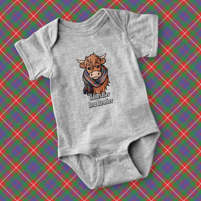 Hochlandkuh mit Fraser von Lovat Tartan Scarf Baby Strampler (Von Creator hochgeladen)