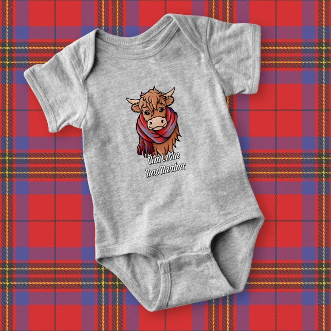 Hochlandkuh mit Leslie Red Tartan Scarf Baby Strampler (Von Creator hochgeladen)