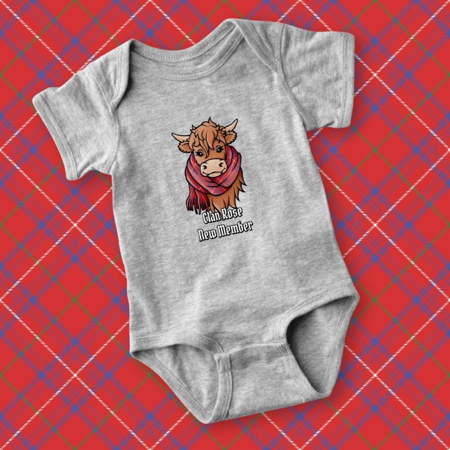 Hochlandkuh mit Rose Tartan Scarf Baby Strampler (Von Creator hochgeladen)