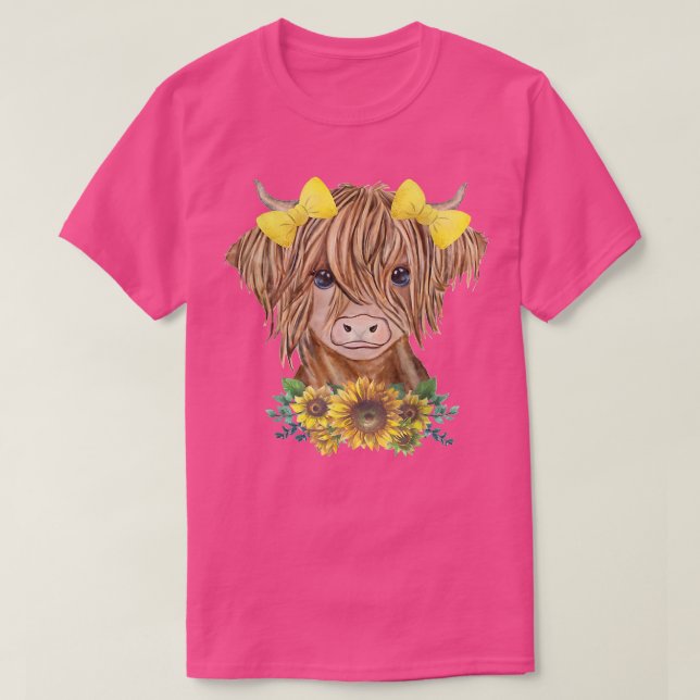 Hochlandkuh mit Sonnenblumen  T-Shirt (Design vorne)
