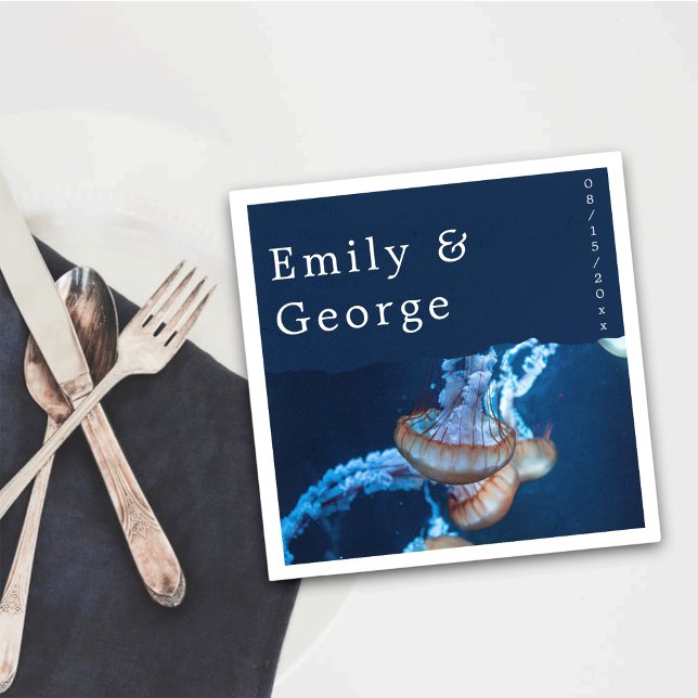 Hochzeit der Seequalle unter blauem Navy Serviette (Von Creator hochgeladen)