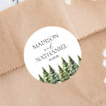 Hochzeit des Minimalistischen Winterschneewaldes Runder Aufkleber<br><div class="desc">Dies ist eine Minimalistische Winter Snowy Pine Tree Forest Wedding Party Gerne Sticker!</div>
