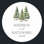 Hochzeit des Minimalistischen Winterschneewaldes Runder Aufkleber<br><div class="desc">Dies ist eine Minimalistische Winter Snowy Pine Tree Forest Wedding Party Gerne Sticker!</div>