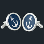 Hochzeit des Nautic Navy Blue Boat Anchor Manschettenknöpfe<br><div class="desc">Die Herrenkuffelkonstruktion im nautischen Stil verfügt über einen weißen Schiffsanker mit marineblau-blauem Hintergrund.</div>