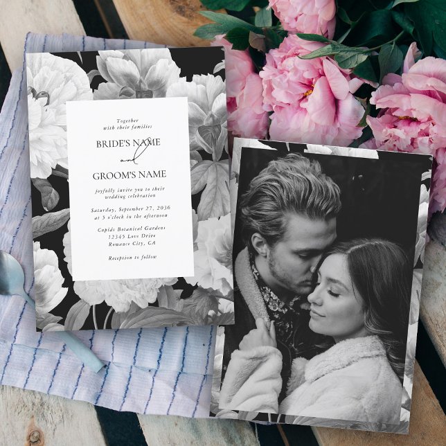 Hochzeit des Schwarz-weißen Peonies-Fotos Einladung (Black White Peonies Floral Photo Wedding Invitation)
