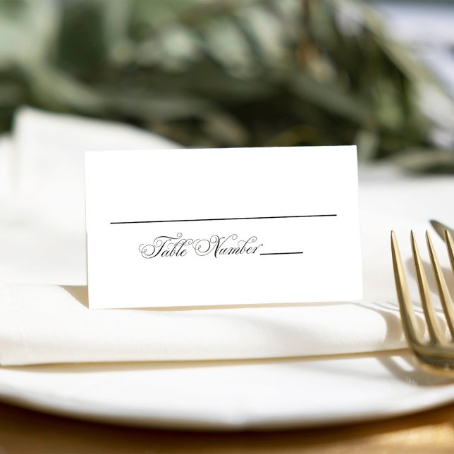 Hochzeit Eleganter Kalligrafischer Empfang Sitzpla Platzkarte (Black and white calligraphy script table number card.)
