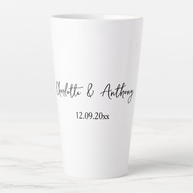 Hochzeit Eleganter Script kreativ Schwarz-weiß Milchtasse (Vorderseite)