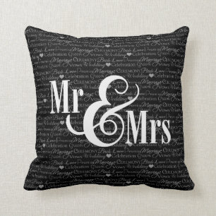 Hochzeit fasst B&W "Herr u. Frau" das Kissen ab,