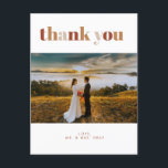 Hochzeit Foto Danke Post Card Postkarte<br><div class="desc">Dieses zeitlose, romantische Design zeichnet sich durch ein modernes Skript aus, das mit fett gedrucktem Text gepaart ist. Bitte kontaktieren Sie mich, wenn Sie Hilfe bei diesem Design benötigen.</div>