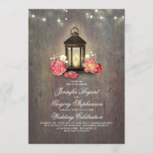 Hochzeit im Herbst aus rustikalem Holz und blühend