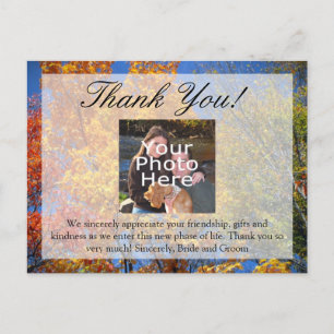 Hochzeit im Herbst der farbenfrohen Herbstbäume/Da Postkarte