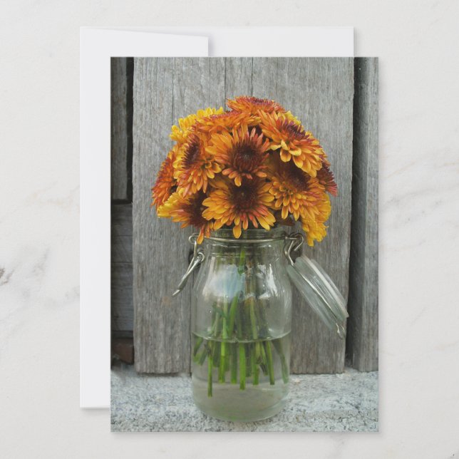 Hochzeit im Herbst Mason Jar Blume & Barnwood Einladung (Vorderseite)