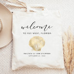 Hochzeit in Urlaubsort Willkommen Gold Scallop Sea Tragetasche<br><div class="desc">Diese Hochzeit in Urlaubsort Hotel oder Gefallen-Tasche zeigt eine Vintage Abbildung einer Muschel in Goldfolie Imitat,  unter dem Wort "willkommen" in eleganter schwarzer Handschrift. Personalisieren Sie es mit Ihrem Hochzeitsort,  den Namen der Braut und des Bräutigams und dem Hochzeitstag.</div>