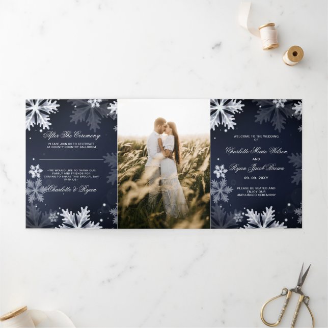 Hochzeit mit blauem Schneeflocken Dreifach-gefaltete Programmkarte (Außenbereich)