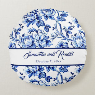 Hochzeit mit Blumen und Weißen Rundes Kissen