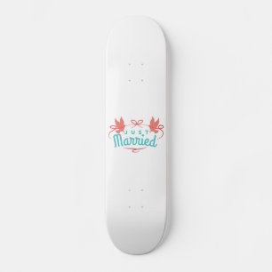 Hochzeit nur verheiratet zwei Vögel farbenfrohe G Skateboard