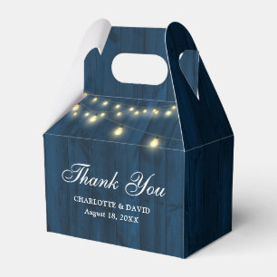Hochzeit von Navy Blue Barn Wood String Lights Geschenkschachtel