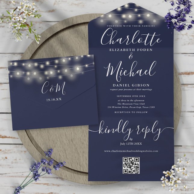 Hochzeit von Navy Blue String Lights QR Code Monog All In One Einladung (Navy Blue String Lights QR Code Monogram Wedding All In One Invitation)