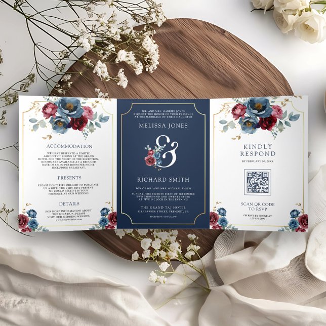 Hochzeit von Navy Blue und Burgund Floral Ampersan Dreifach Gefaltete Einladung (Von Creator hochgeladen)