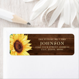 Hochzeit von rustikalem Holz und Sonnenblumen